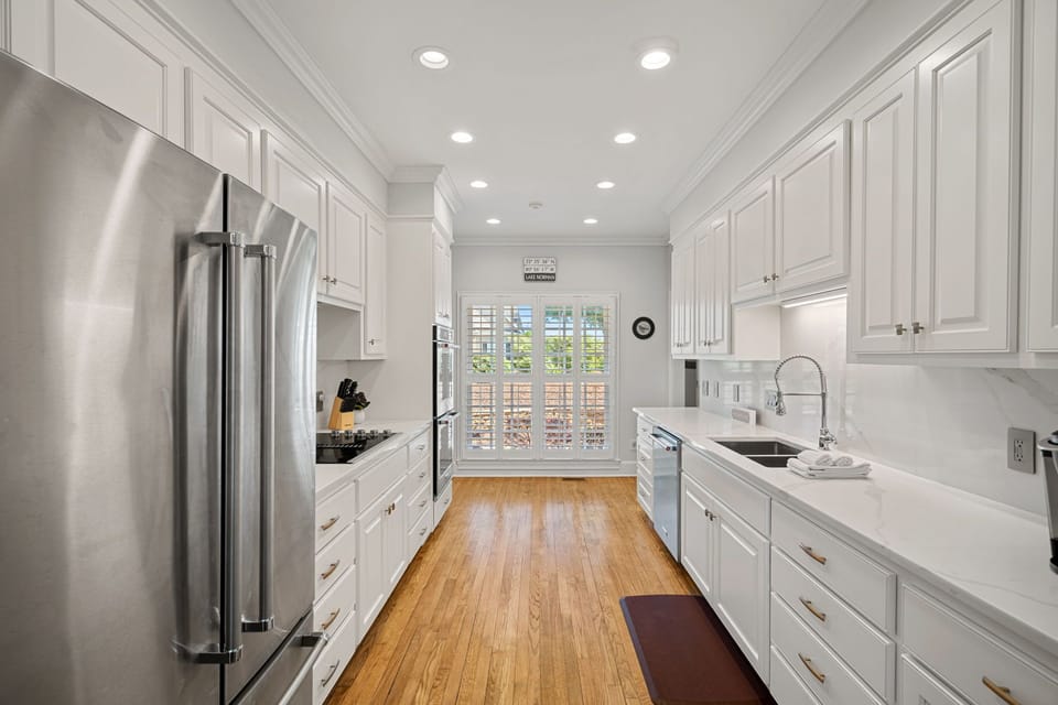 Fully stocked kitchen to prep all your group meals.