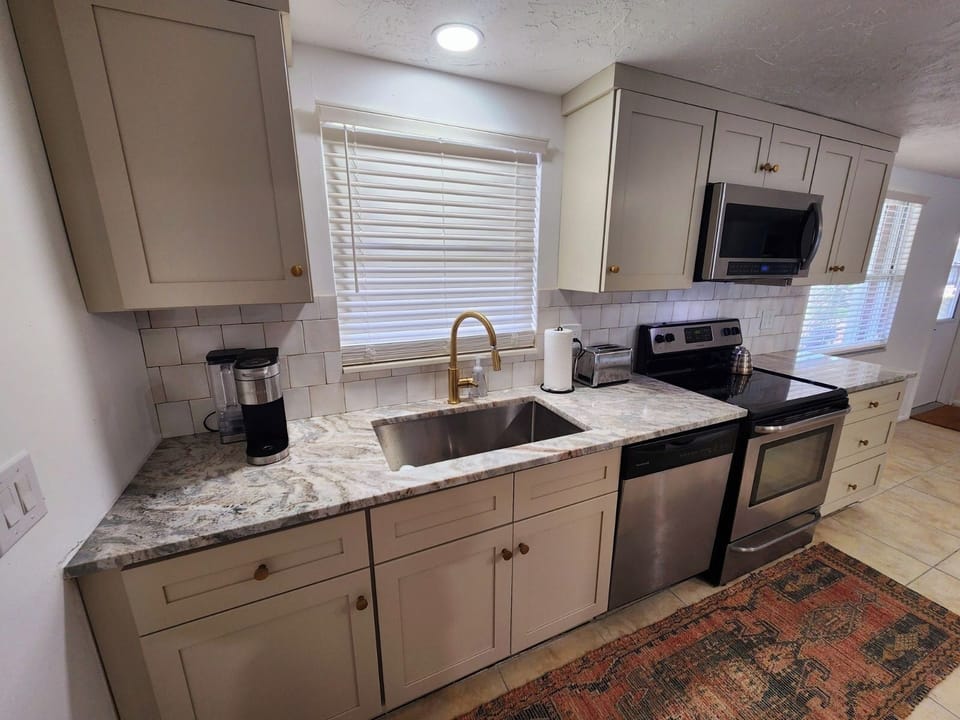 Fully equipped kitchen
