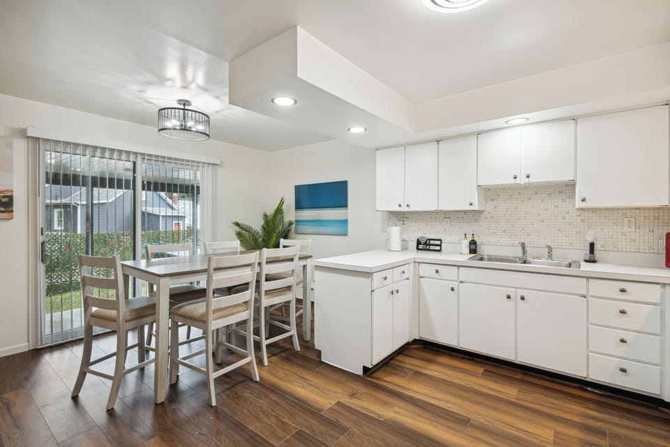 Cook with ease in a fully equipped, modern kitchen.