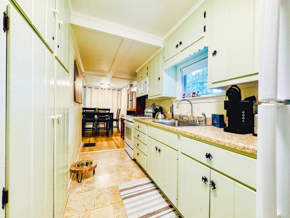 Connect and dine in style from our kitchen.