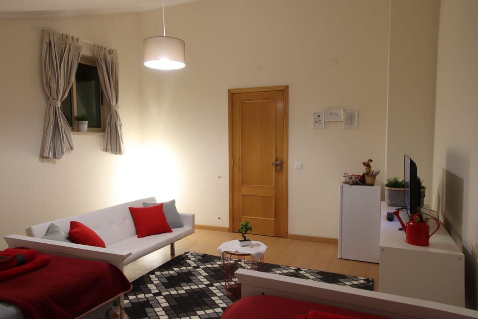 Single Room | Iron/ironing board, free WiFi, bed sheets