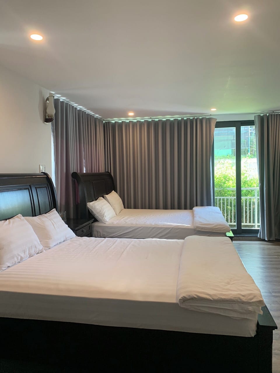 Exclusive Quadruple Room, Multiple Beds | Blackout drapes, soundproofing, iron/ironing board, WiFi (free)