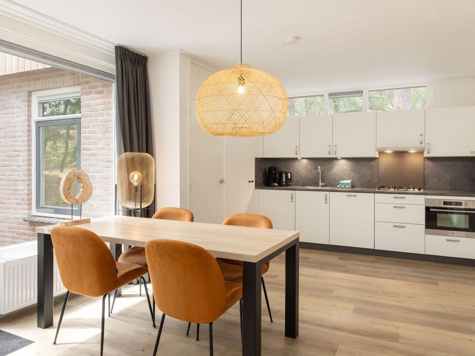 Bungalow | Dining