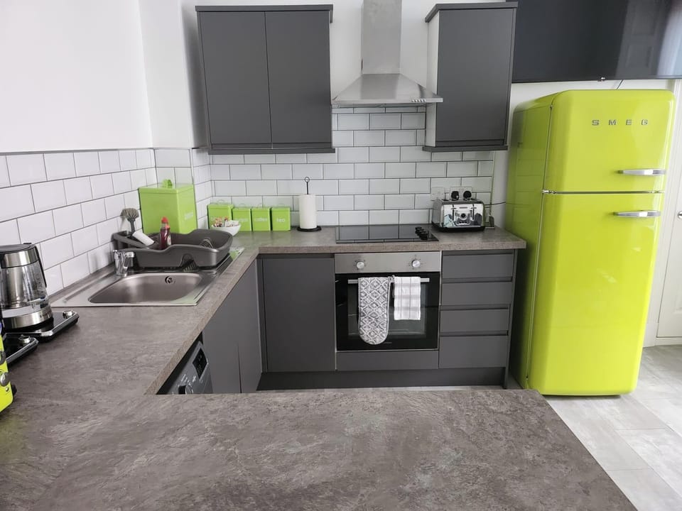 Apartment | Private kitchen | Fridge, microwave, oven, stovetop