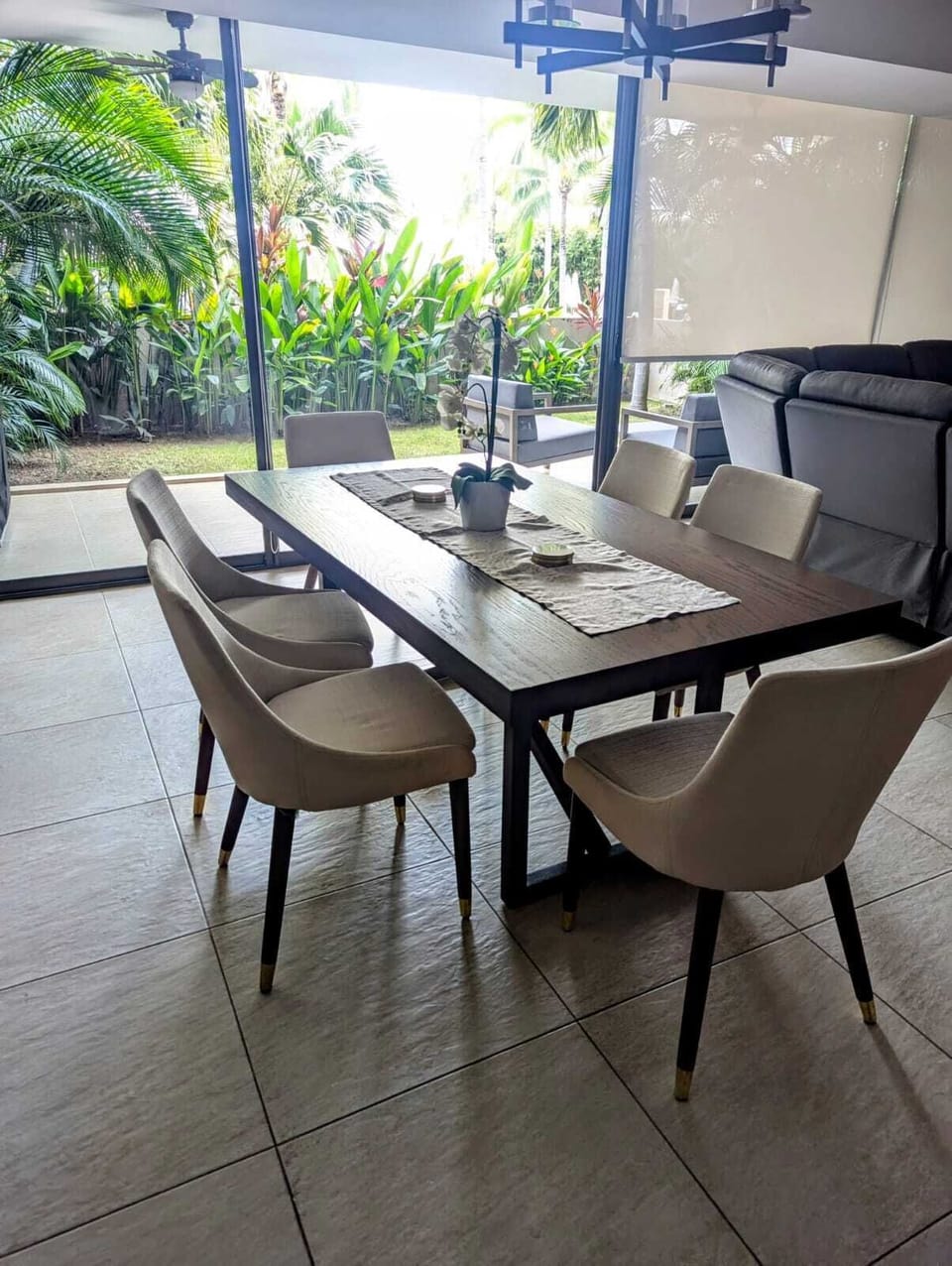 Dining room view to the garden
