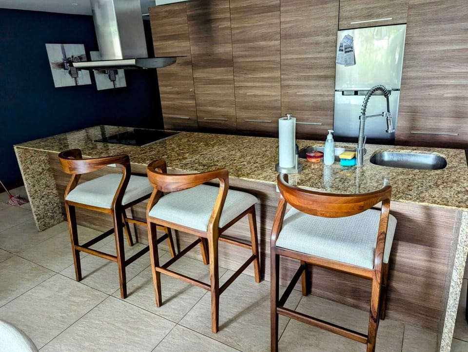 Breakfast bar