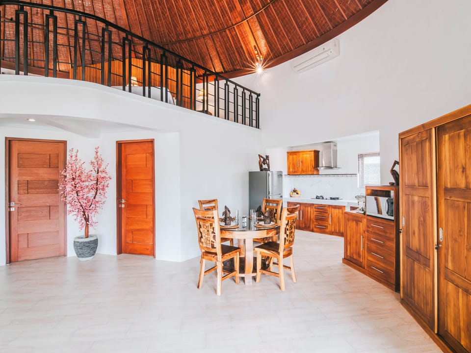 Comfort Villa, Private Pool, Garden View | Private kitchen | Electric kettle