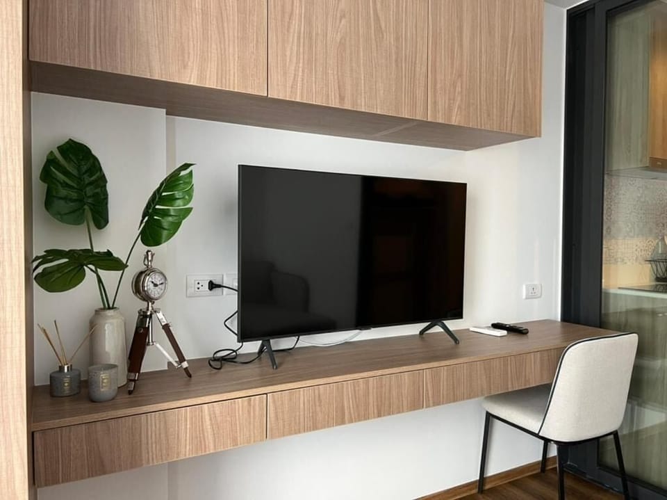 Studio, 1 Queen Bed with Sofa bed, Non Smoking | Soundproofing, free WiFi, bed sheets