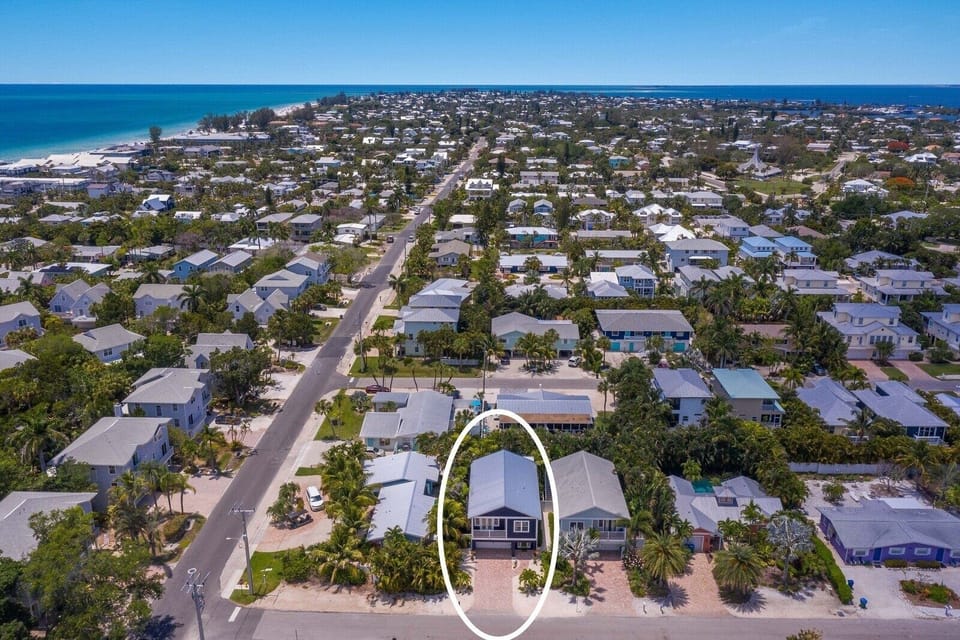 House, 3 Bedrooms | Aerial view
