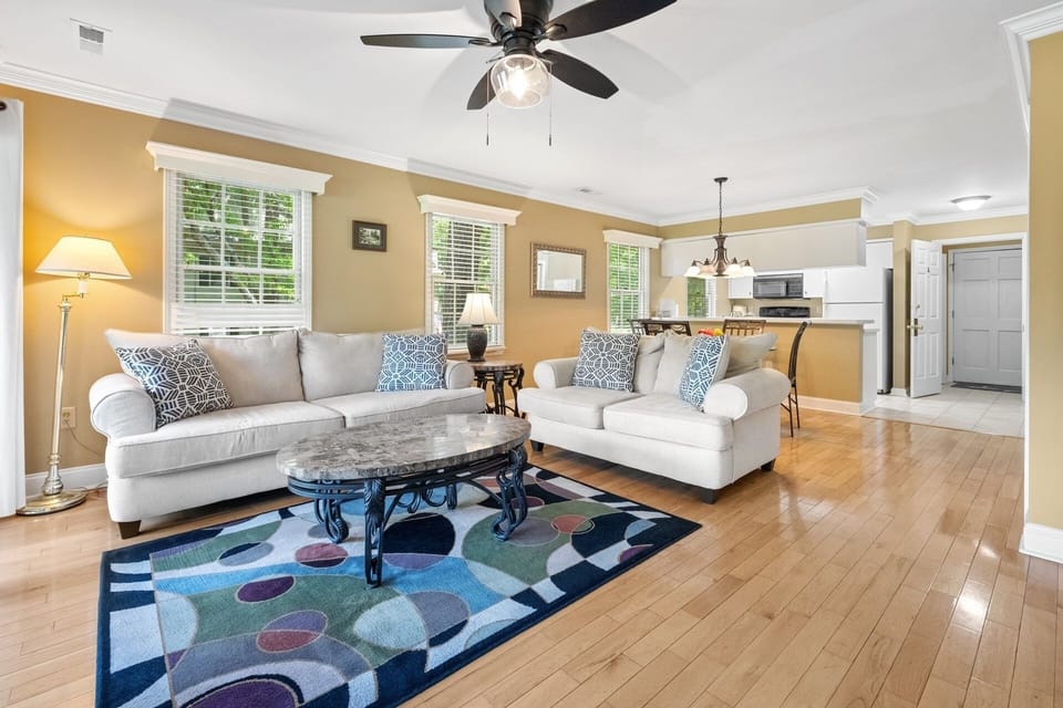 Condo, 2 Bedrooms | Living area