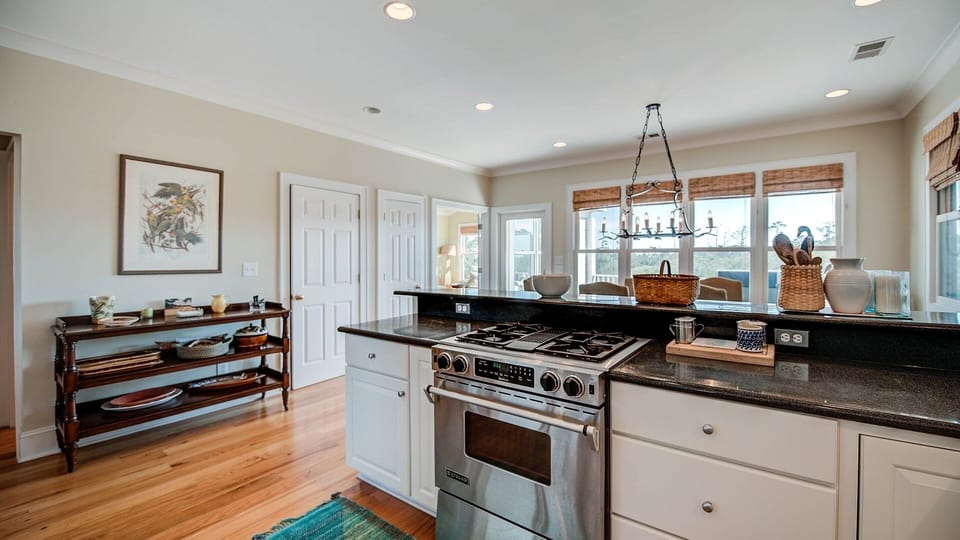 House, 4 Bedrooms | Private kitchen | Coffee/tea maker, fridge, oven, toaster