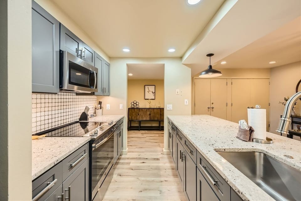 Condo, 3 Bedrooms | Private kitchen | Coffee/tea maker, fridge, oven, toaster