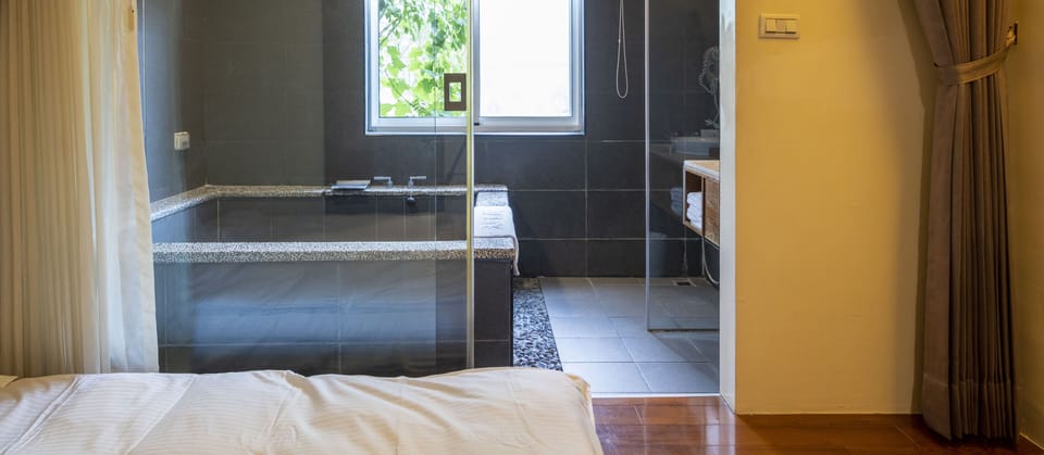 Economy Double Room, 1 Double Bed | Rollaway beds, bed sheets