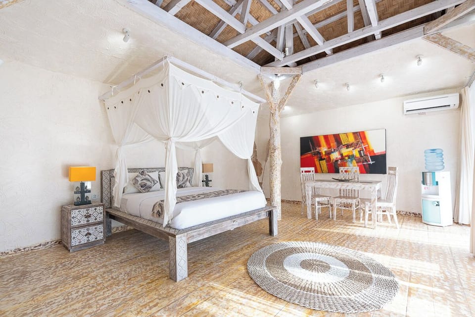 Superior Bungalow, Bathtub, Pool View | Premium bedding, in-room safe, WiFi (free), individually furnished