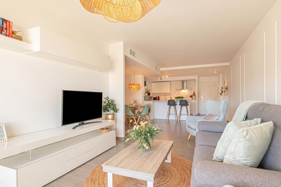 Family Apartment, Multiple Bedrooms, 2 Bathrooms, Mountainside (Luxury La Cala With Pool) | Living area