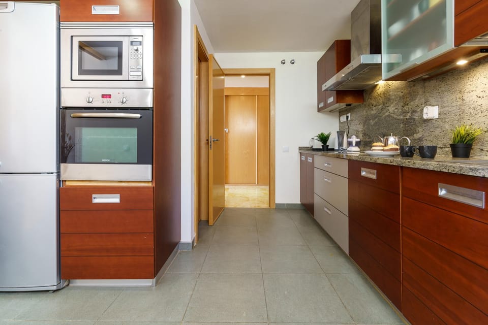 Family Apartment, Multiple Bedrooms, 2 Bathrooms, Mountainside (Marbella mountain with sea view and) | Private kitchen | Fridge, microwave, oven, stovetop