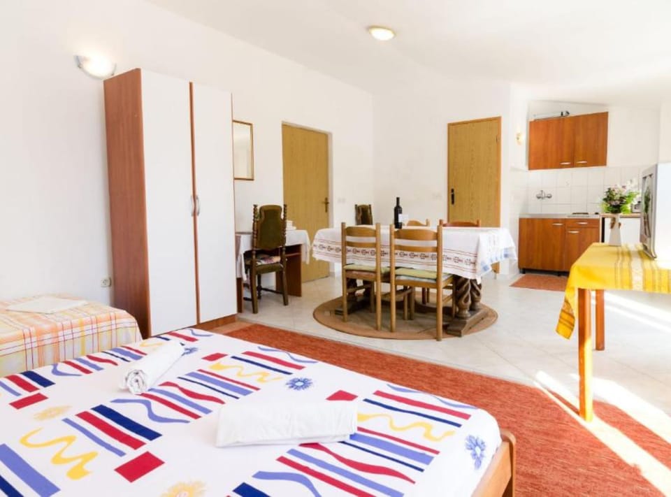 4 bedrooms, free WiFi