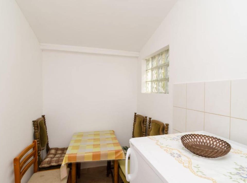 Apartment (Guest House Sobra 38 - Double Room wi) | Dining room
