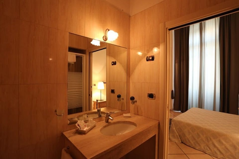 Superior Double or Twin Room, City View | Bathroom | Rainfall showerhead, free toiletries, hair dryer, bidet