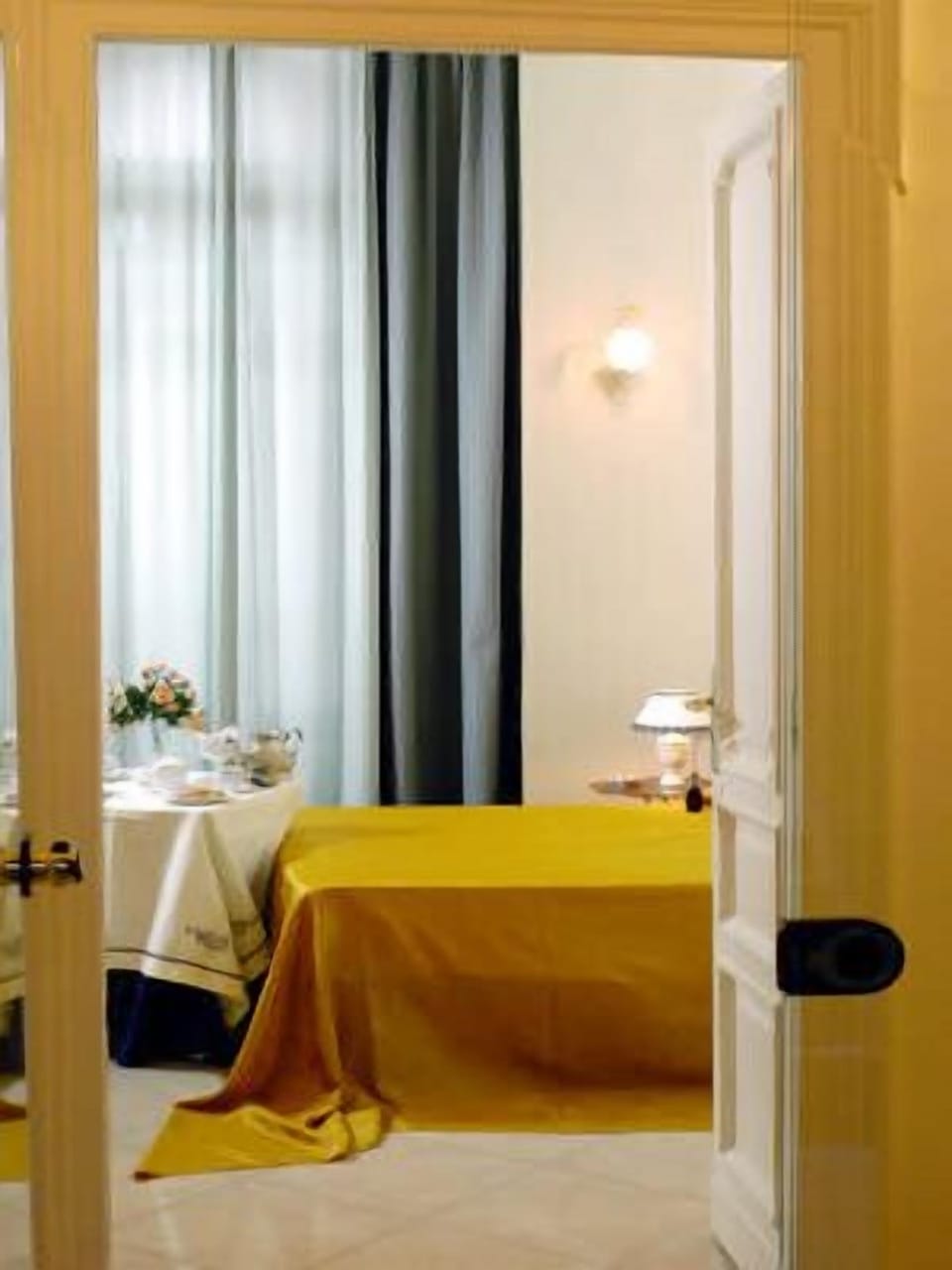 In-room safe, iron/ironing board, bed sheets
