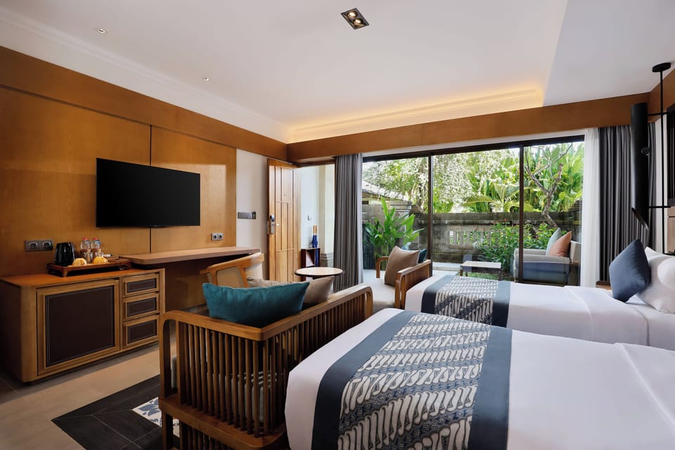 Grand Deluxe Room | In-room safe, desk, iron/ironing board, free WiFi