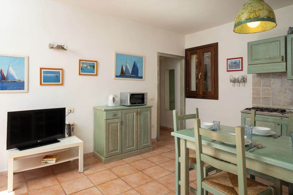 Apartment | Living area | TV
