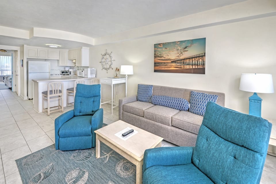 Clean and comfortable Daytona condo.