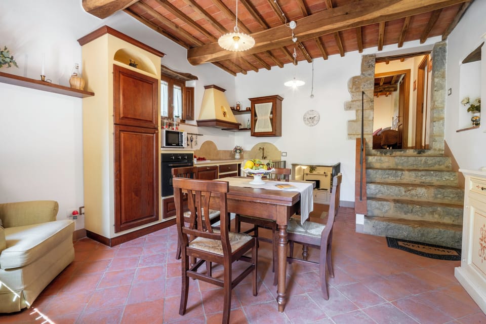 House, Courtyard View | Private kitchen | Full-size fridge, microwave, oven, dishwasher