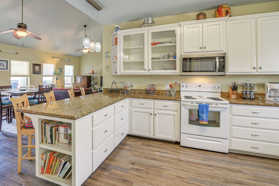 House (3 Bedrooms) | Interior