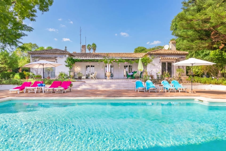 Family Villa, Multiple Bedrooms, Lakeside (Cortijo Villa Padierna El Lago) | Exterior detail
