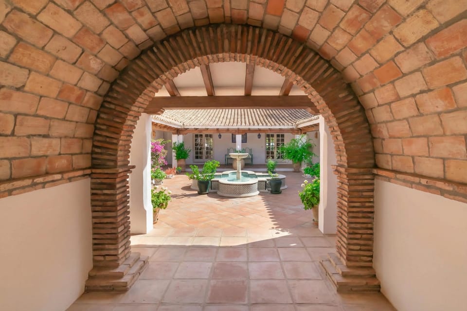 Family Villa, Multiple Bedrooms, Lakeside (Cortijo Villa Padierna El Lago) | Exterior