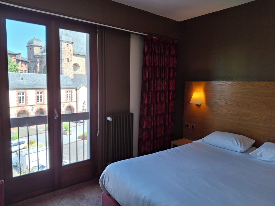 Superior Double Room | Desk, blackout drapes, iron/ironing board, free WiFi