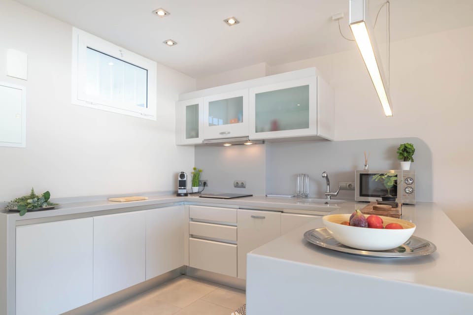 Honeymoon Apartment, 3 Bedrooms, 2 Bathrooms (Coronado Beach Marbesa) | Private kitchen