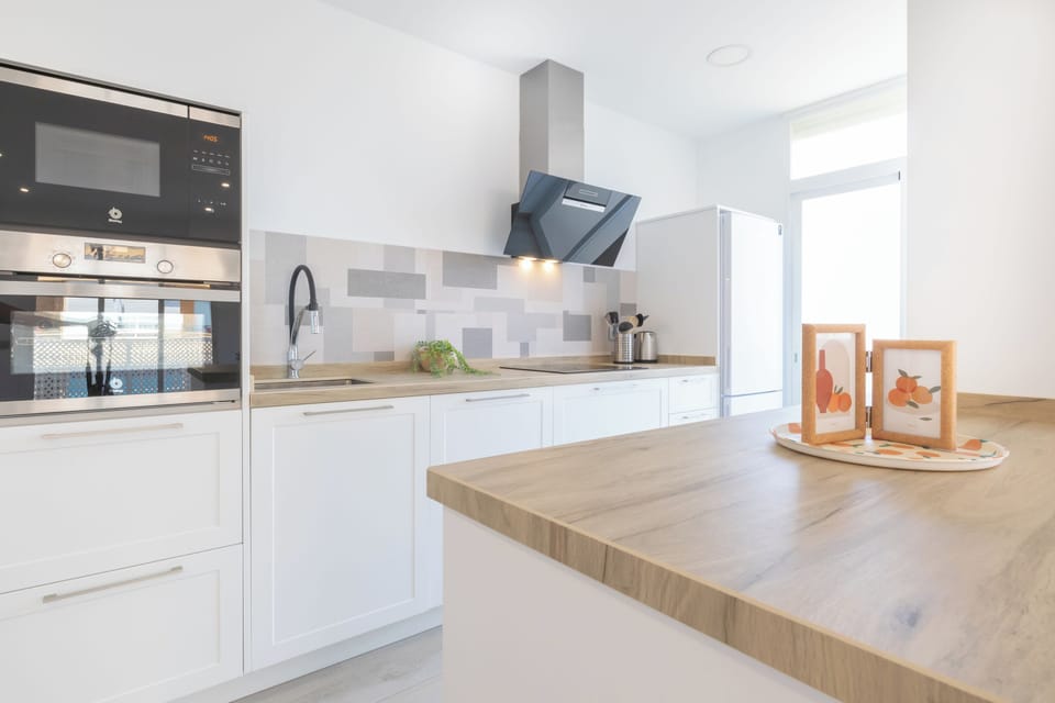 Standard Apartment, 2 Bedrooms, Microwave (Marbella Center 100m From The Beach) | Private kitchen
