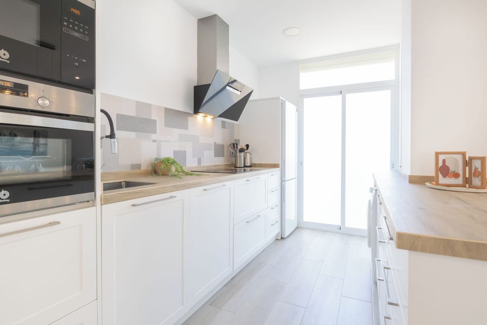 Standard Apartment, 2 Bedrooms, Microwave (Marbella Center 100m From The Beach) | Private kitchen