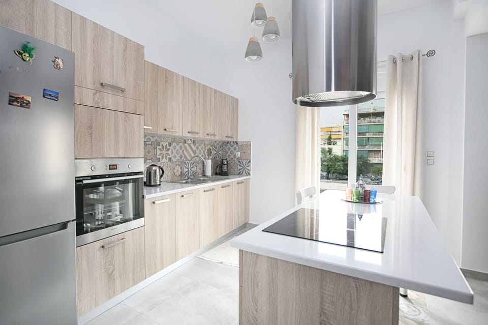 Deluxe Apartment | Private kitchen | Highchair