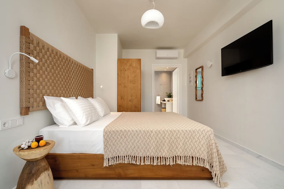 Superior Suite, Mountain View | Premium bedding, memory foam beds, in-room safe, individually decorated