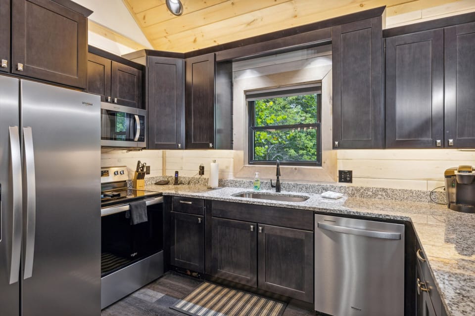 Fly me to the Moon 2 Bedroom Gatlinburg Cabin Vacation Rentals n