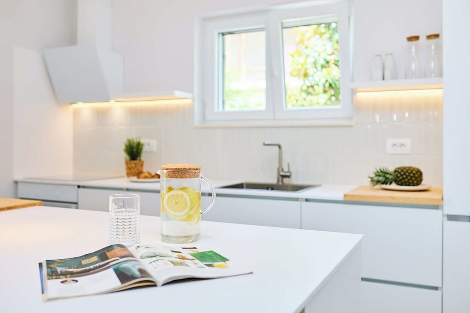 Villa (4 Bedrooms) | Private kitchen | Toaster