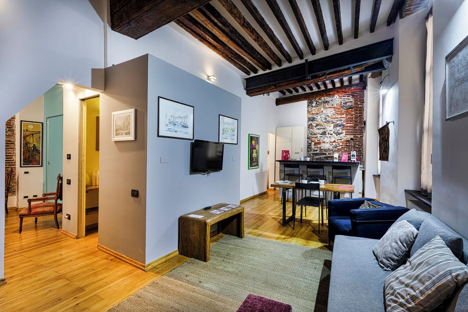 Apartment | Living area | 35-cm TV with digital channels