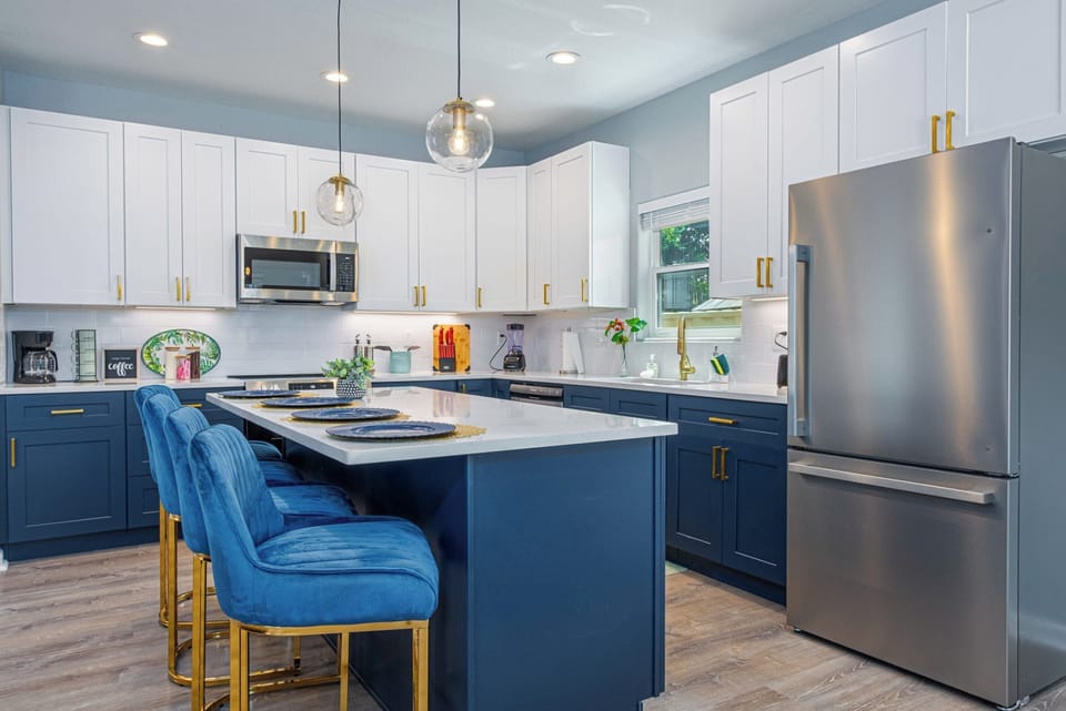 House (4 Bedrooms) | Private kitchen | Microwave, oven, stovetop, dishwasher