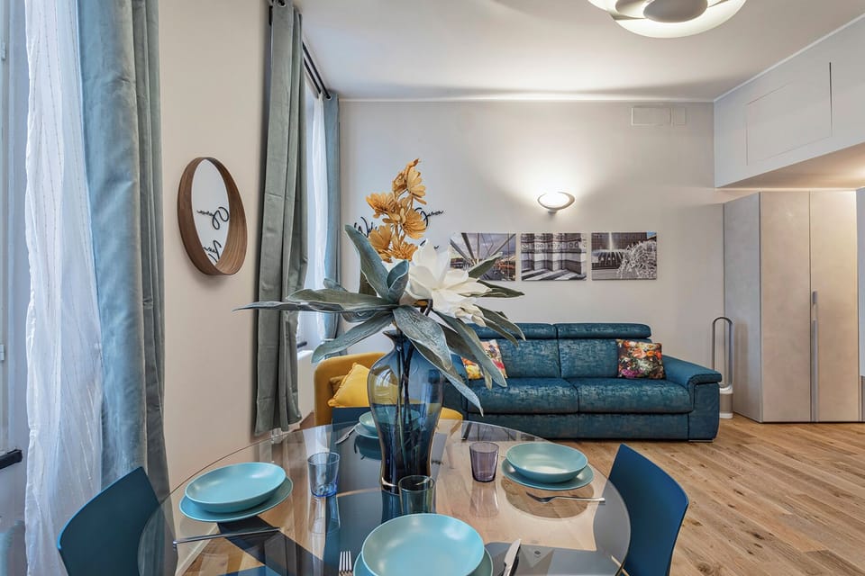 Apartment, Courtyard View | Living area | 35-cm TV with digital channels