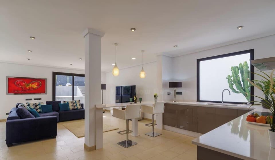 Villa Vista Del Mar - Puerto Calero - Downstair Lounge & Kitchen