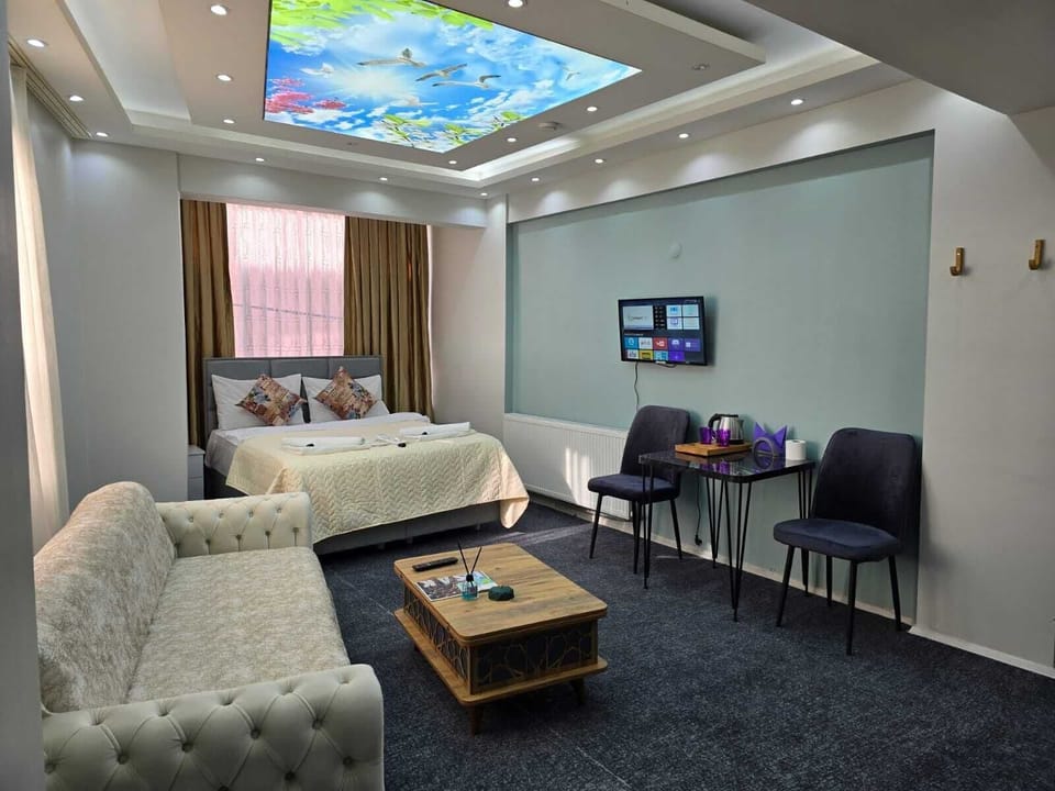 Luxury Suite | Living area