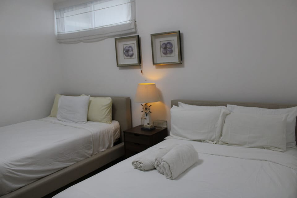 Exclusive Apartment | 2 bedrooms, in-room safe, iron/ironing board, WiFi (free)