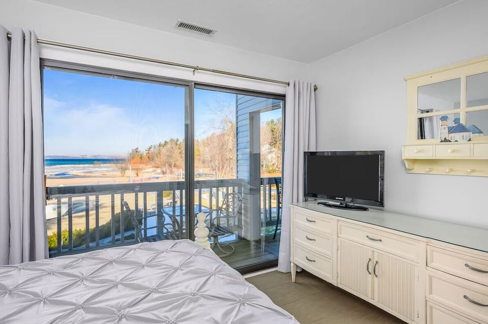 Bedroom with queen-size bed