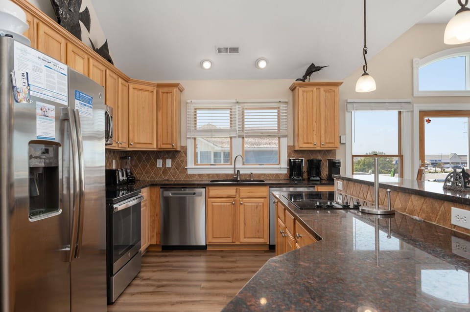 AW2: Southern Comfort | TL Kitchen Area - Island Seating for 4