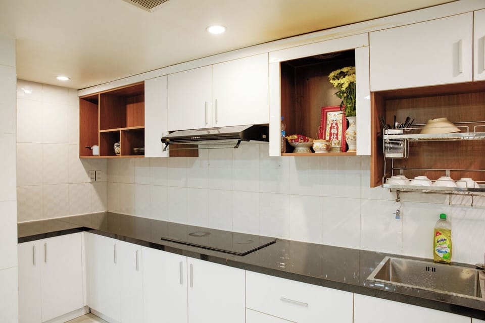 City Studio Suite, No Windows | Private kitchen | Fridge