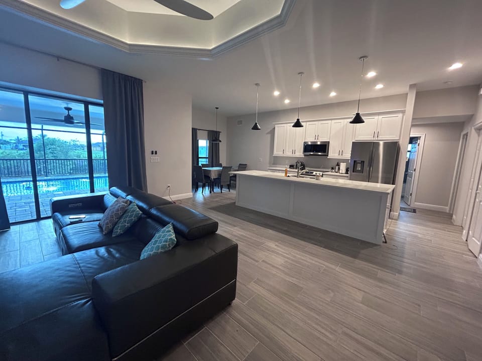 Living room/kitchen