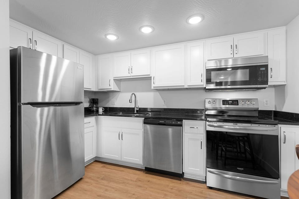 Upgraded Stainless Appliances